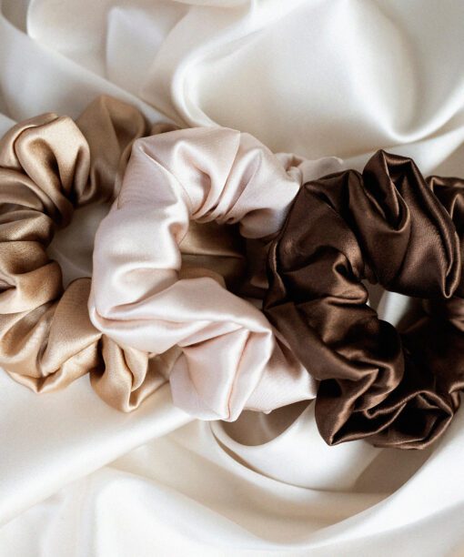 Alternative view of Šilkinė gumytė plaukams