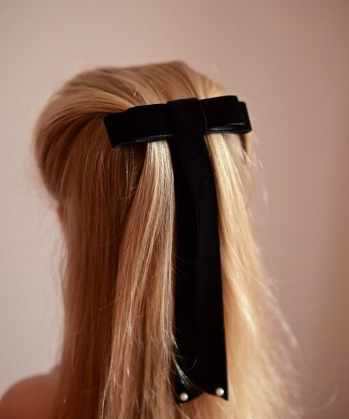 Alternative view of Plaukų segtukas kaspinėlis su baltais perliukais