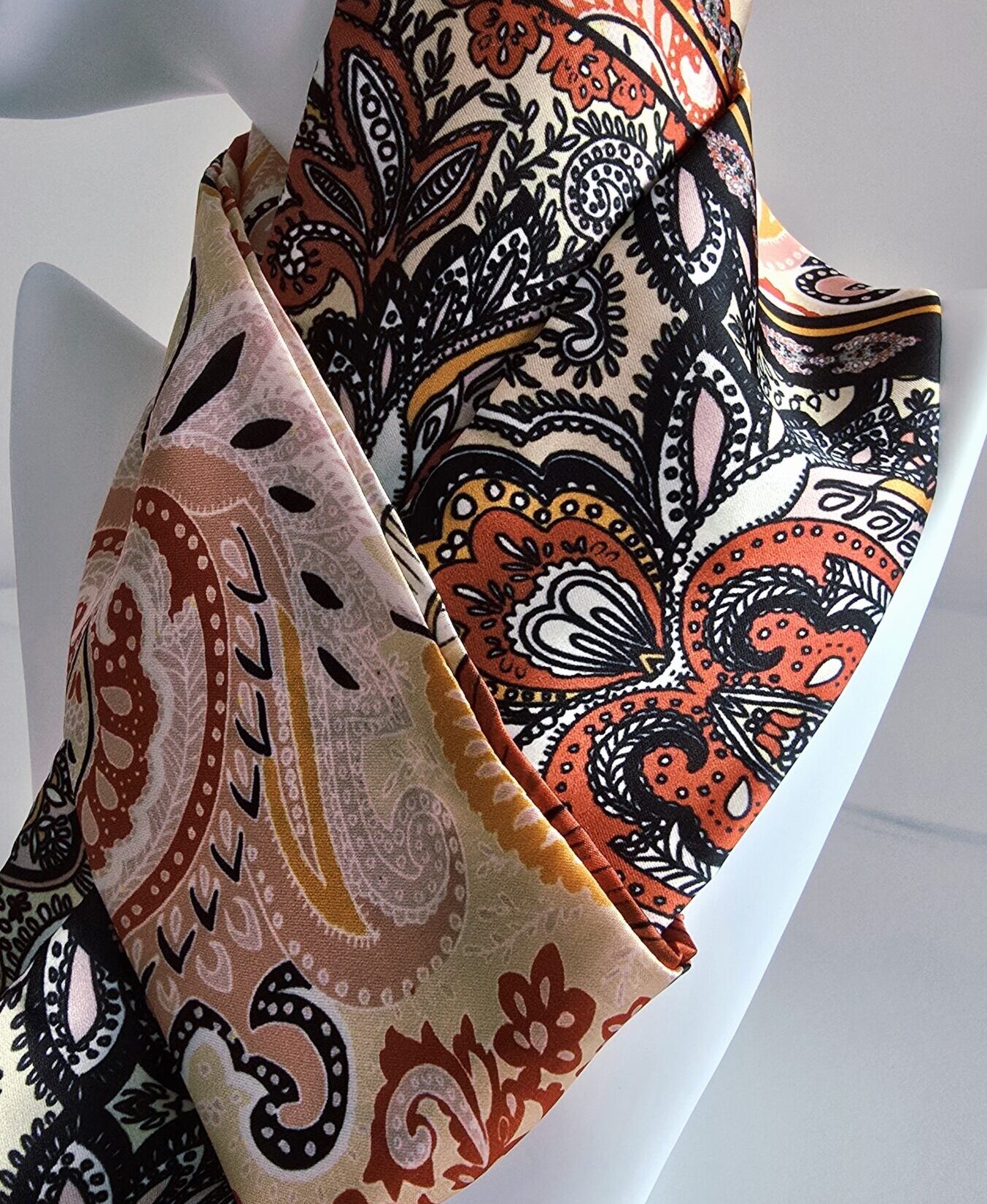 Armani šilko universalus aksesuaras - Image 2