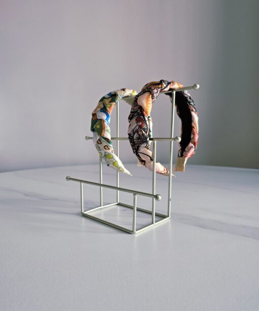 Alternative view of Rytietiškų raštų armani šilko lankelis plaukams